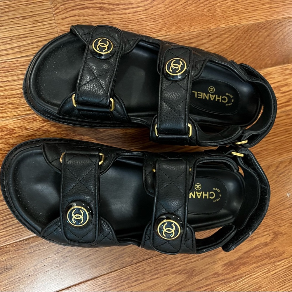 Chanel caviar leather dad sandal size 35C
